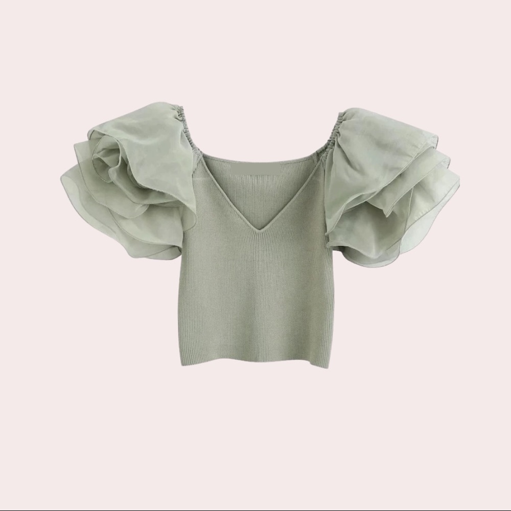 Woman’s sage puffy sleeve top